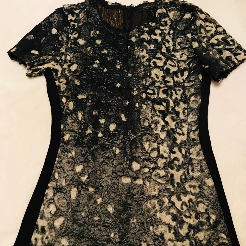 BCBGMAXAZRIA TULUM SHORTSLEEVES Top
